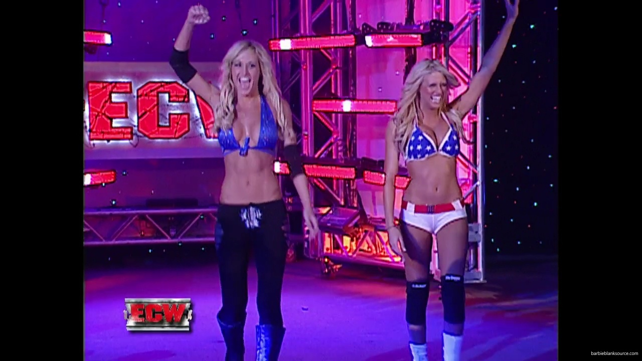 WWE_ECW_11_13_07_Kelly_Michelle_vs_Layla_Melina_mp41114.jpg