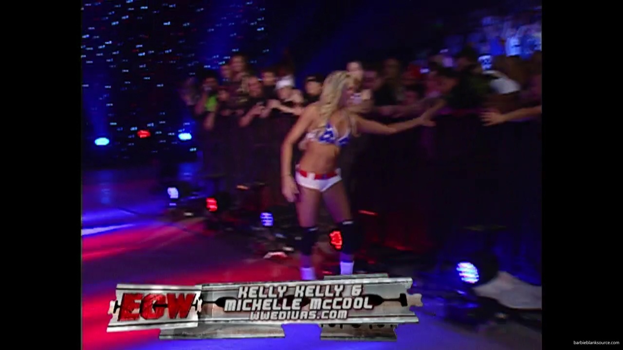 WWE_ECW_11_13_07_Kelly_Michelle_vs_Layla_Melina_mp41117.jpg