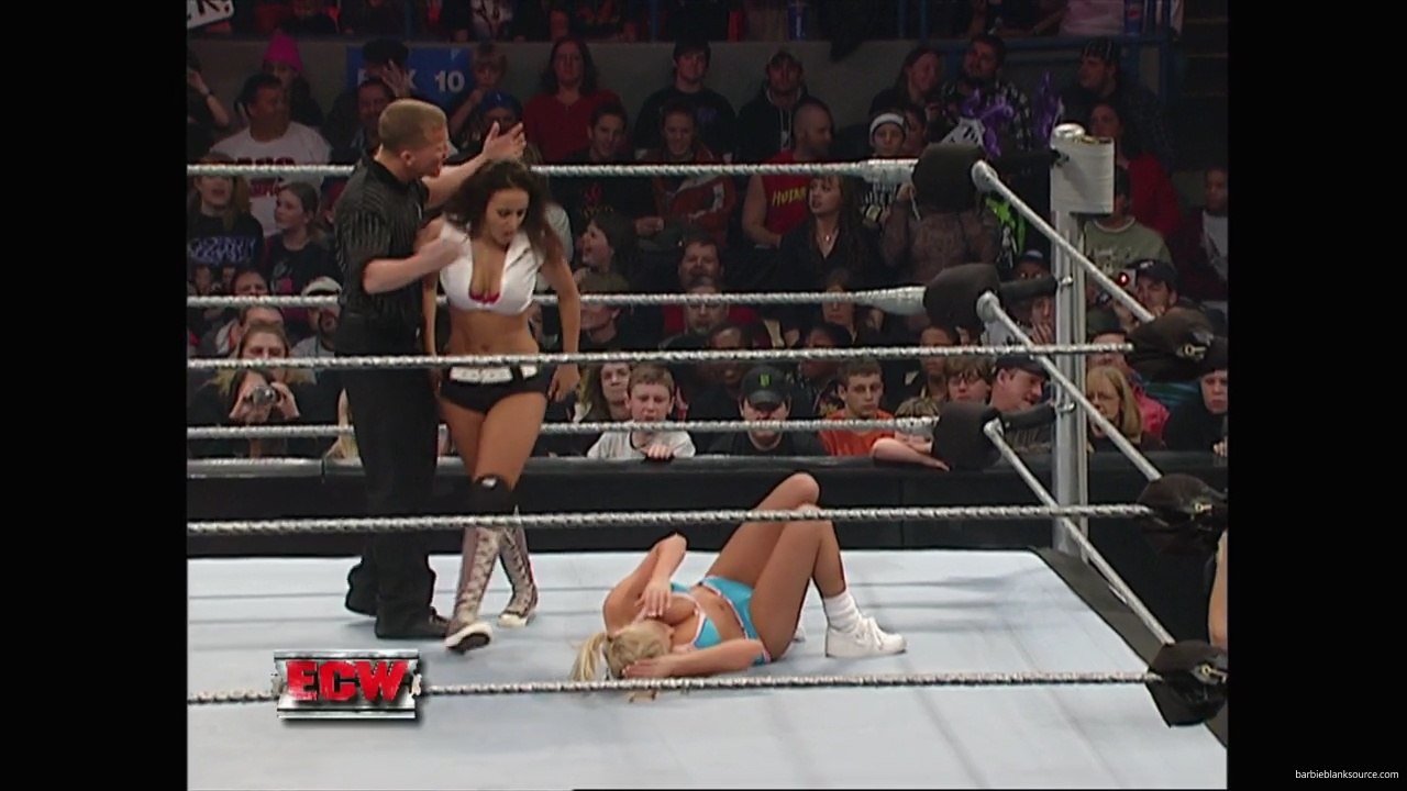 WWE_ECW_11_27_07_Kelly_vs_Layla_mp41752.jpg