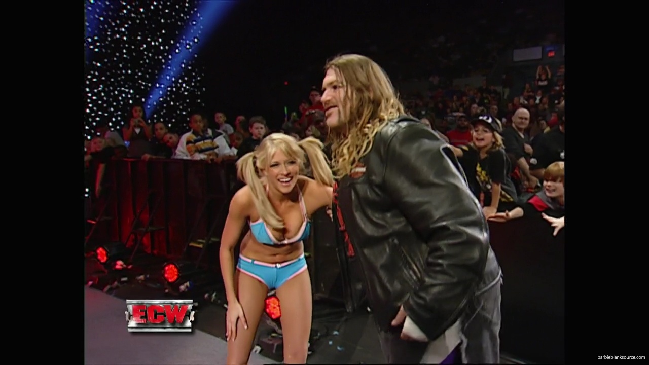 WWE_ECW_11_27_07_Kelly_vs_Layla_mp41808.jpg