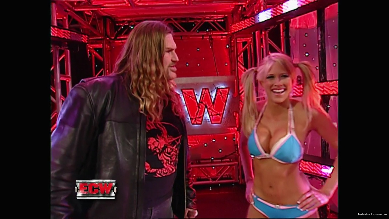 WWE_ECW_11_27_07_Kelly_vs_Layla_mp41843.jpg