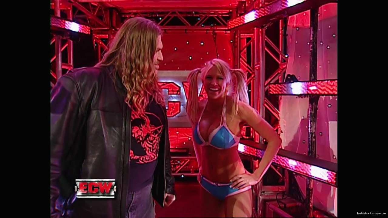 WWE_ECW_11_27_07_Kelly_vs_Layla_mp41844.jpg