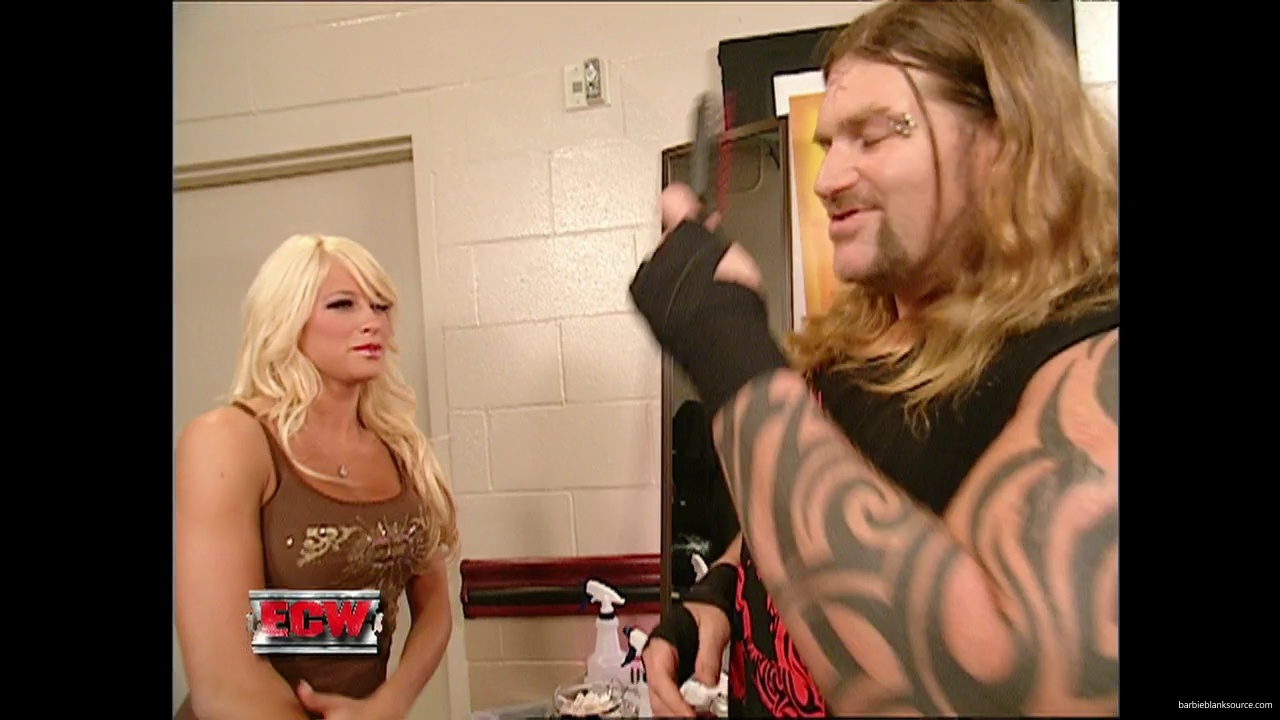 WWE_ECW_08_14_07_Kelly_Backstage_Segment_mp40372.jpg