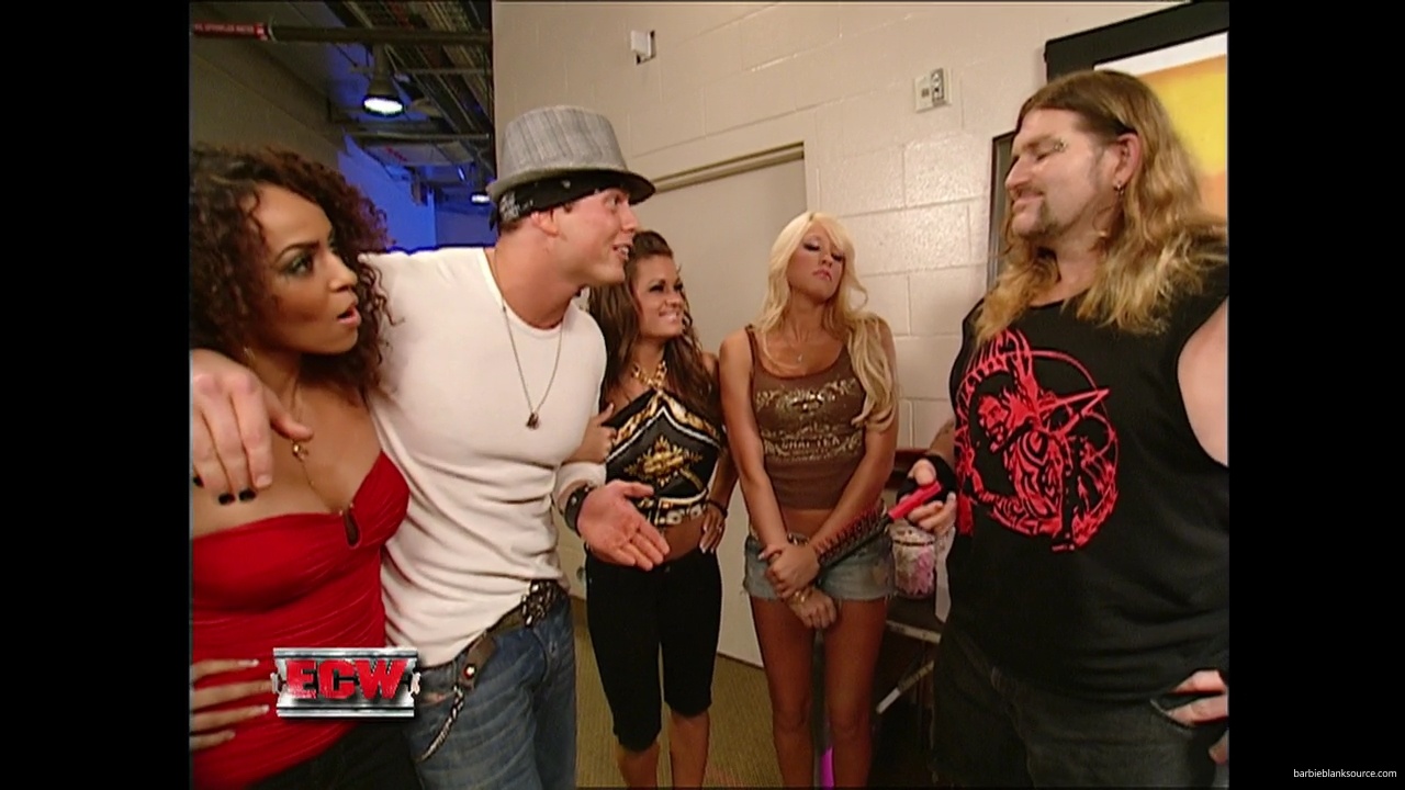 WWE_ECW_08_14_07_Kelly_Backstage_Segment_mp40393.jpg