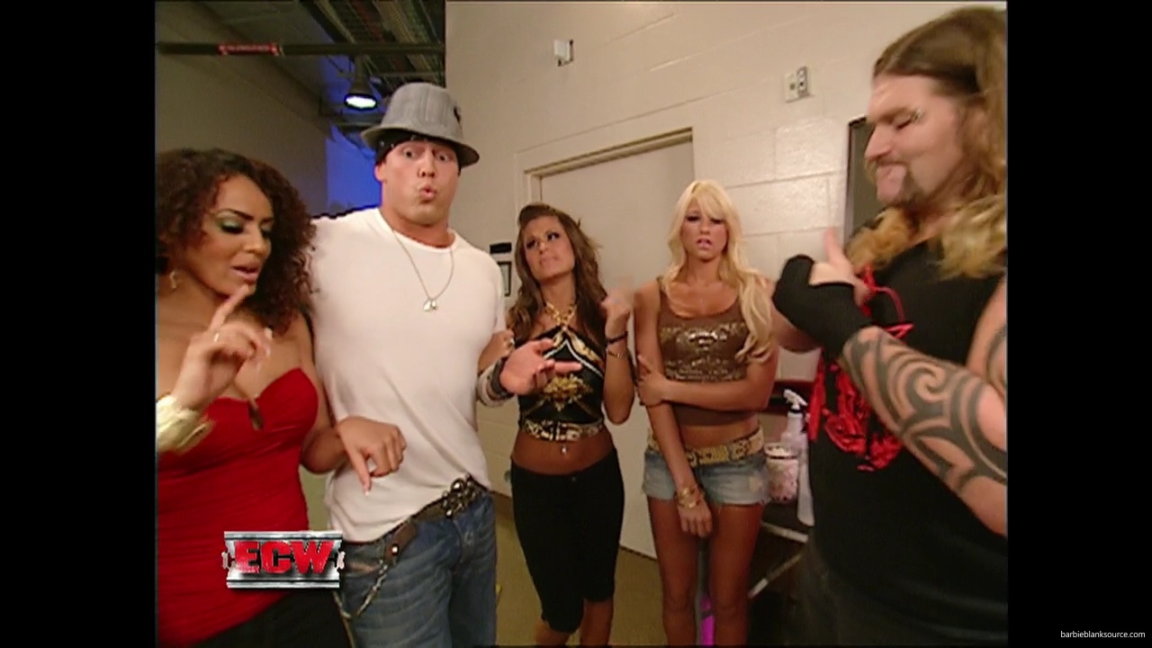 WWE_ECW_08_14_07_Kelly_Backstage_Segment_mp40423.jpg