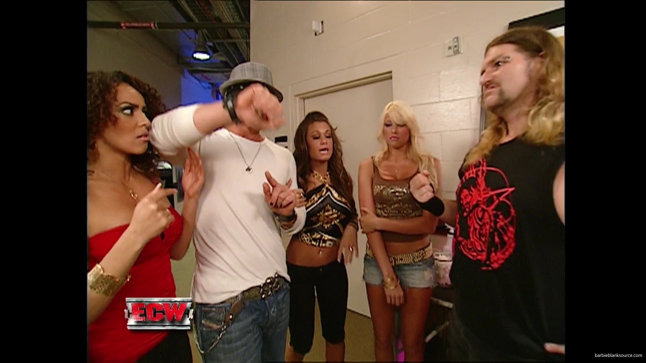 WWE_ECW_08_14_07_Kelly_Backstage_Segment_mp40427.jpg