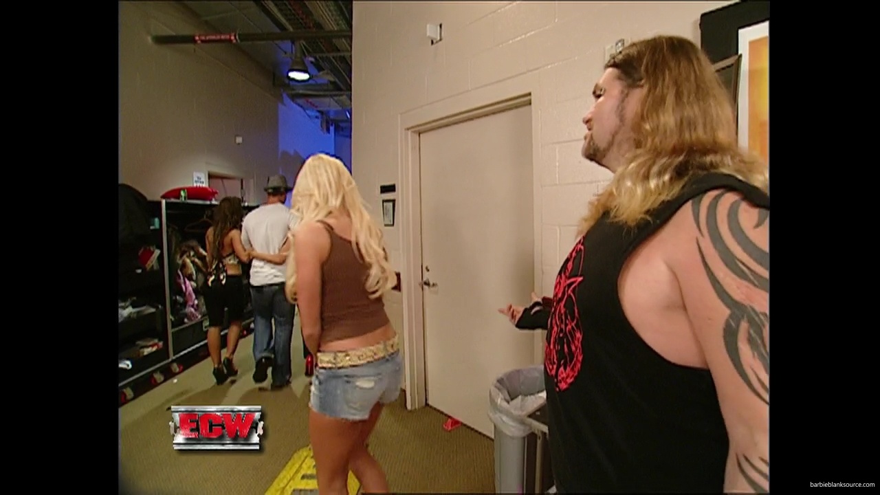WWE_ECW_08_14_07_Kelly_Backstage_Segment_mp40432.jpg