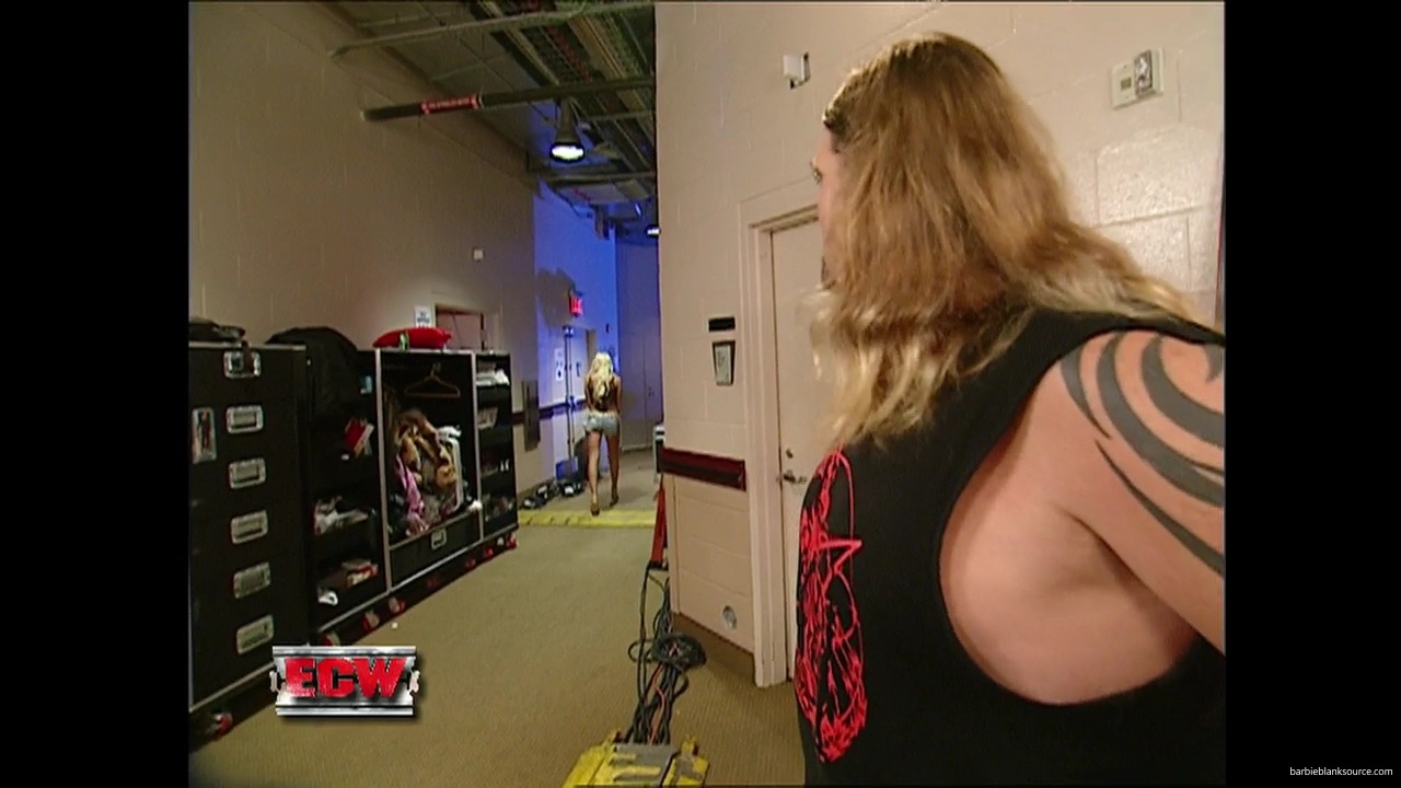 WWE_ECW_08_14_07_Kelly_Backstage_Segment_mp40440.jpg