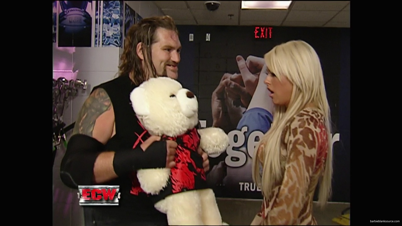 WWE_ECW_09_11_07_Kelly_Backstage_Segment_mp41125.jpg