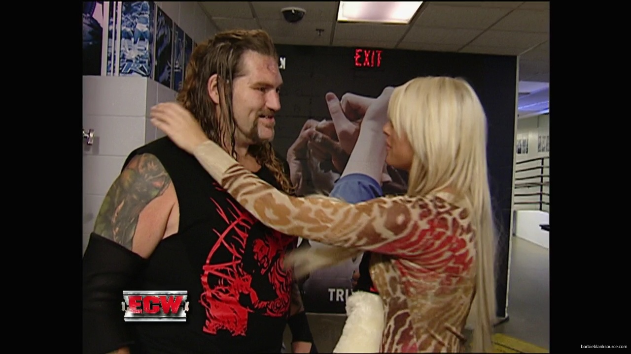 WWE_ECW_09_11_07_Kelly_Backstage_Segment_mp41128.jpg