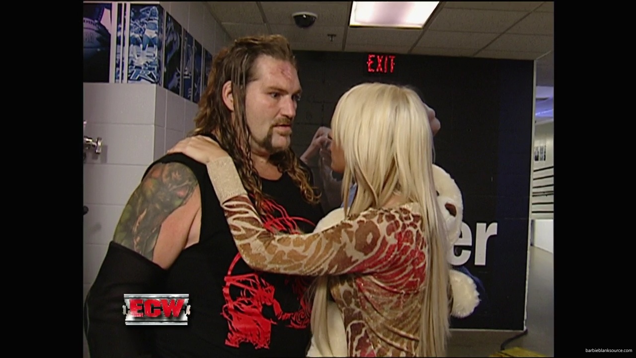 WWE_ECW_09_11_07_Kelly_Backstage_Segment_mp41129.jpg