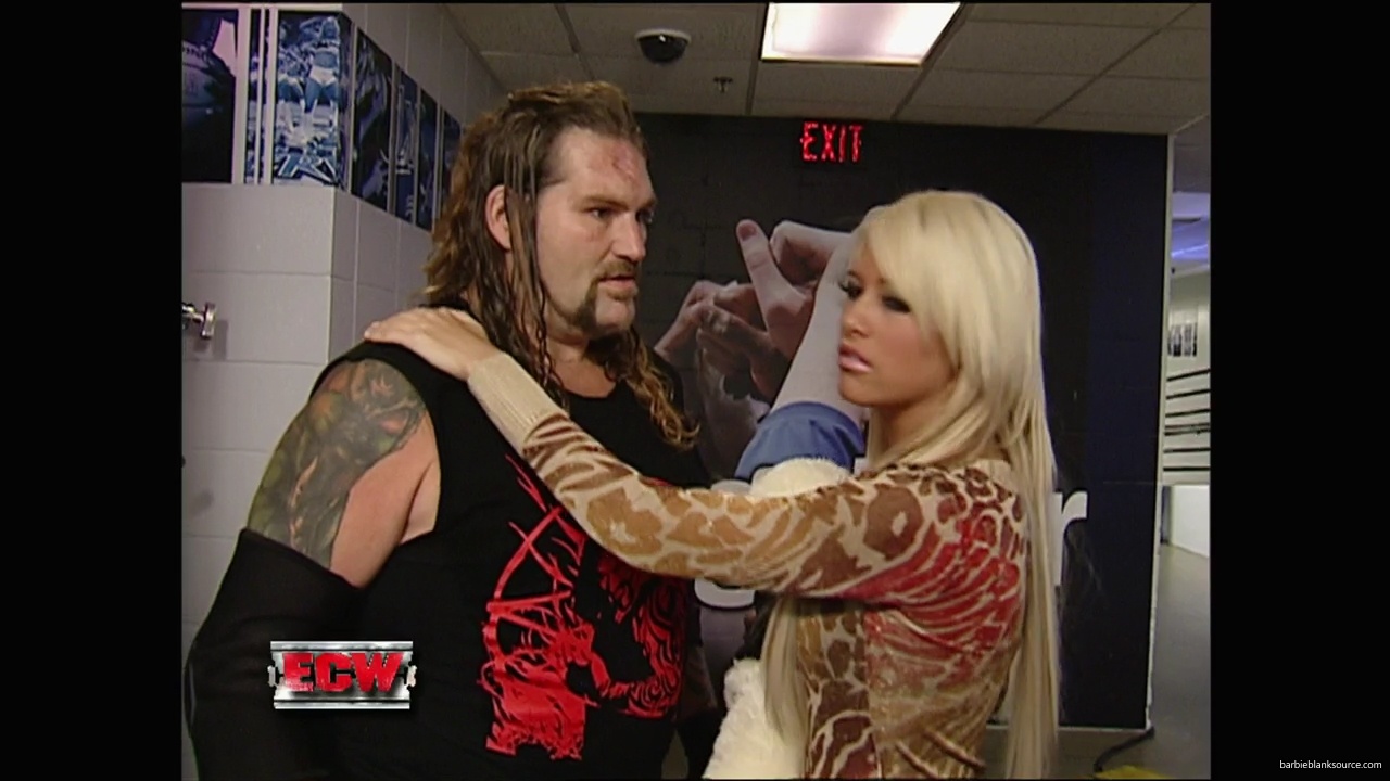 WWE_ECW_09_11_07_Kelly_Backstage_Segment_mp41130.jpg