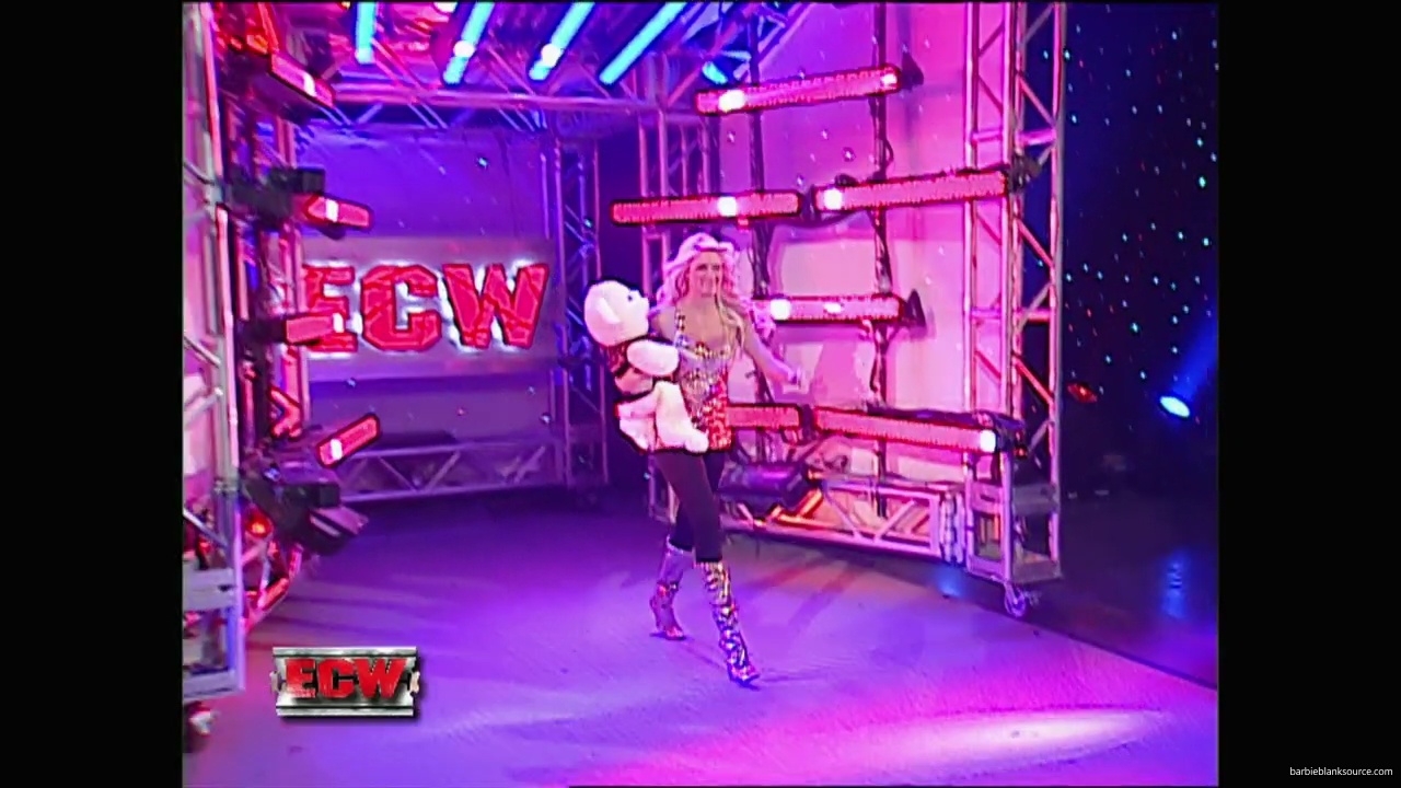 WWE_ECW_10_02_07_Kelly_Segment_mp40005.jpg