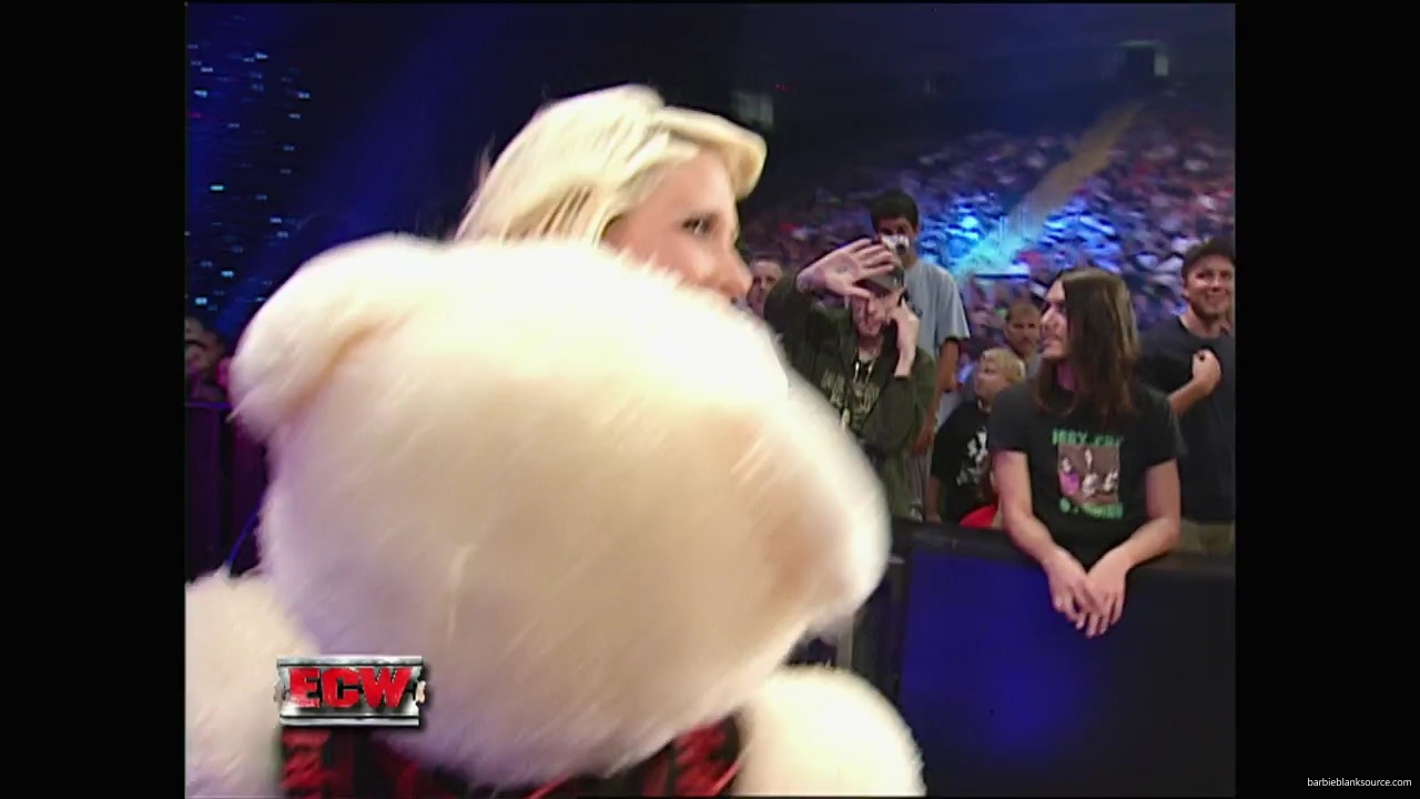 WWE_ECW_10_02_07_Kelly_Segment_mp40010.jpg