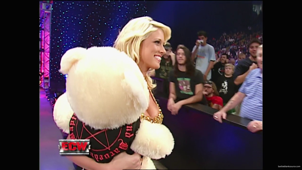 WWE_ECW_10_02_07_Kelly_Segment_mp40011.jpg