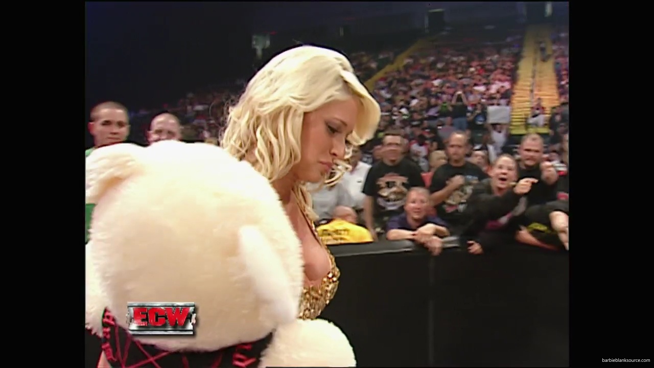 WWE_ECW_10_02_07_Kelly_Segment_mp40013.jpg