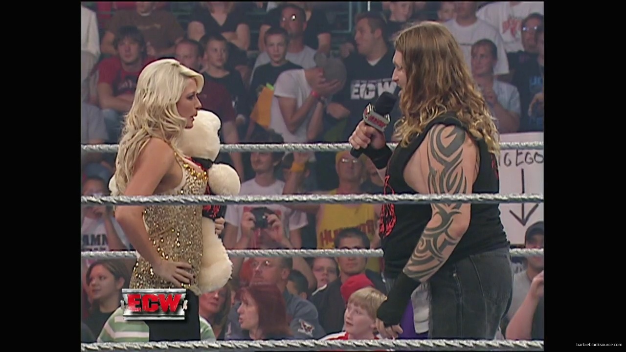 WWE_ECW_10_02_07_Kelly_Segment_mp40025.jpg