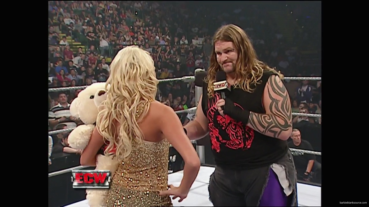 WWE_ECW_10_02_07_Kelly_Segment_mp40029.jpg