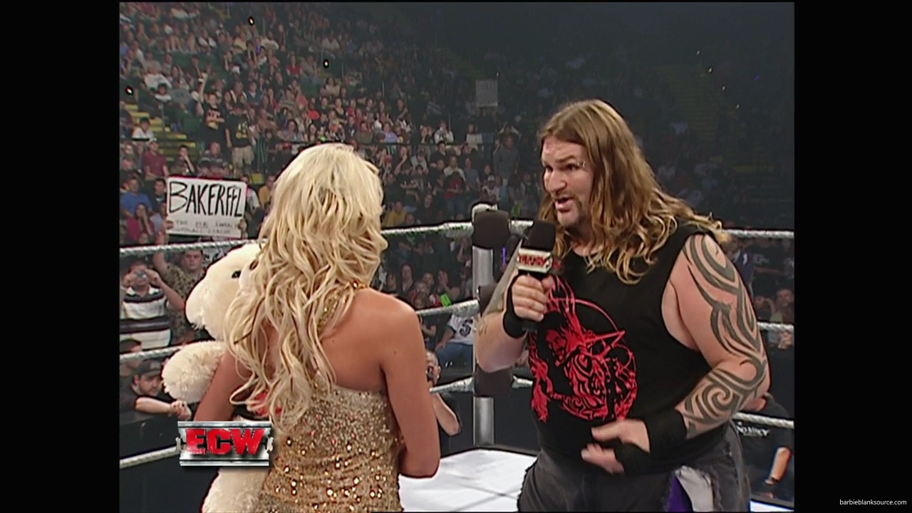 WWE_ECW_10_02_07_Kelly_Segment_mp40035.jpg