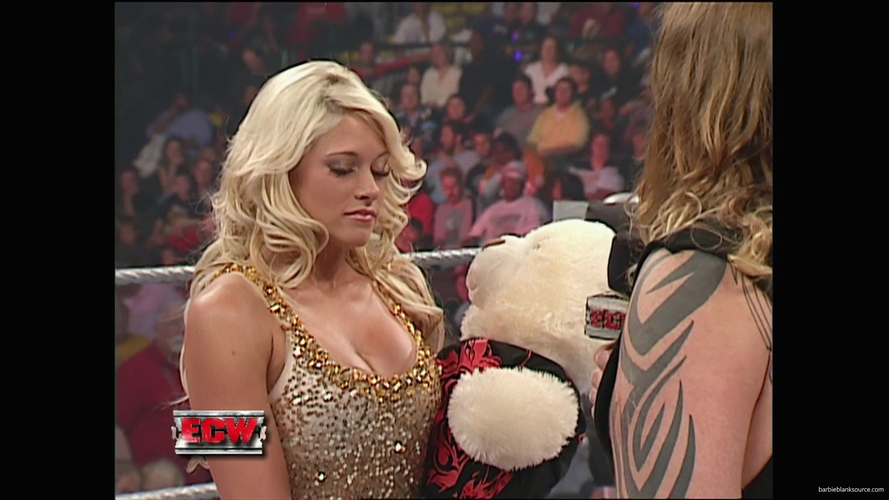 WWE_ECW_10_02_07_Kelly_Segment_mp40037.jpg