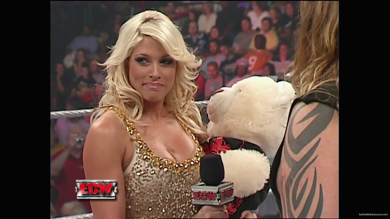 WWE_ECW_10_02_07_Kelly_Segment_mp40050.jpg