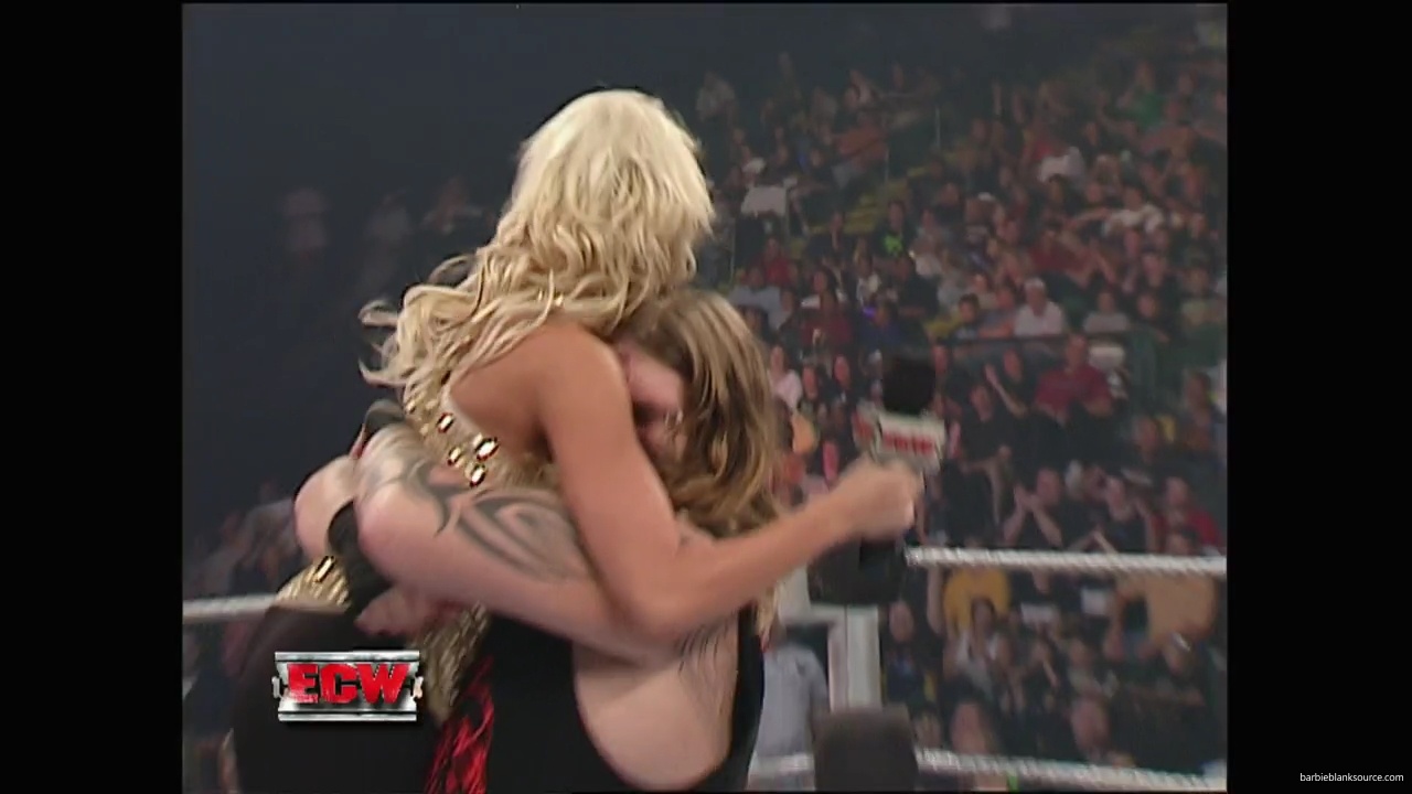 WWE_ECW_10_02_07_Kelly_Segment_mp40057.jpg