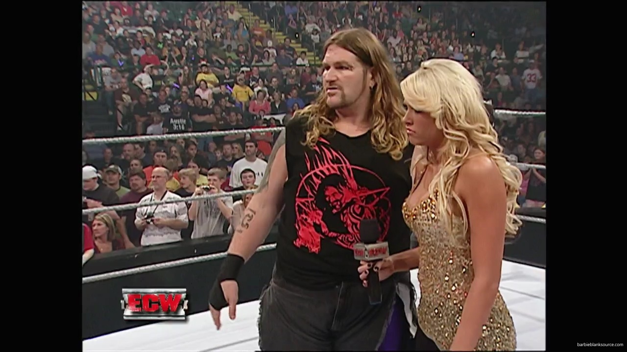 WWE_ECW_10_02_07_Kelly_Segment_mp40082.jpg