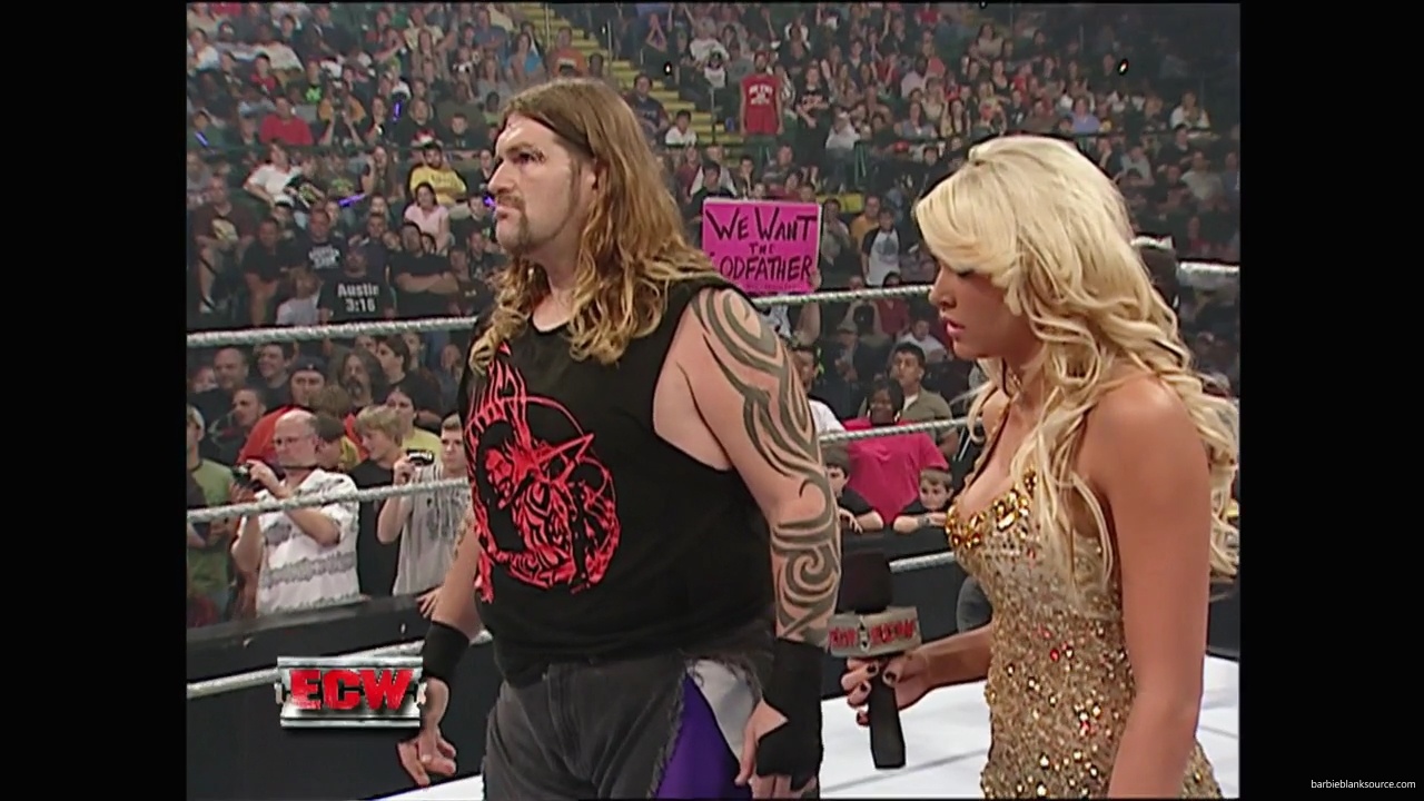 WWE_ECW_10_02_07_Kelly_Segment_mp40084.jpg