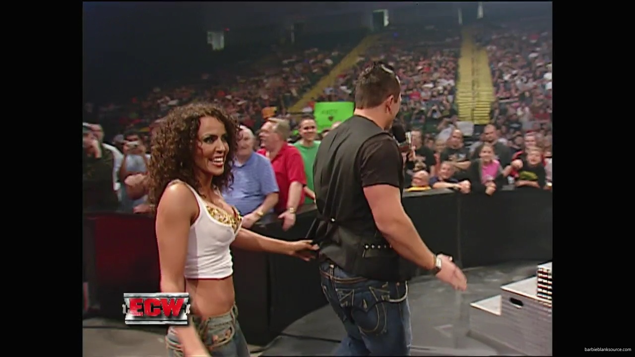 WWE_ECW_10_02_07_Kelly_Segment_mp40089.jpg