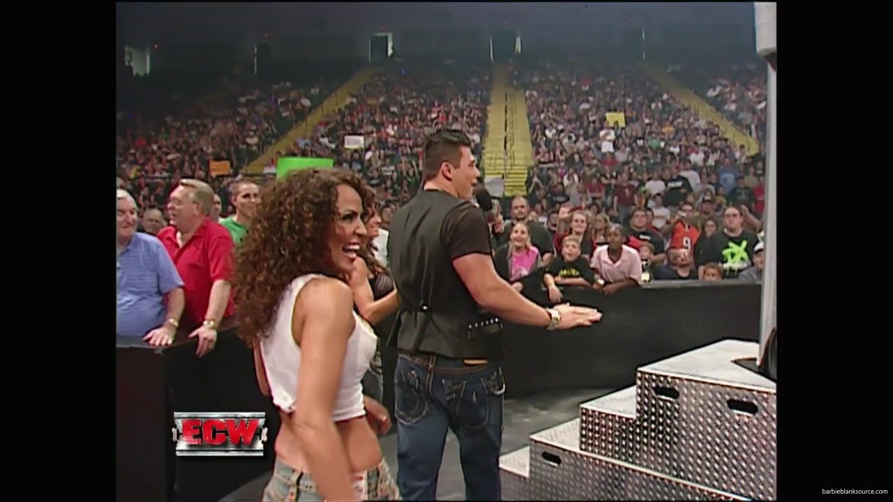 WWE_ECW_10_02_07_Kelly_Segment_mp40090.jpg