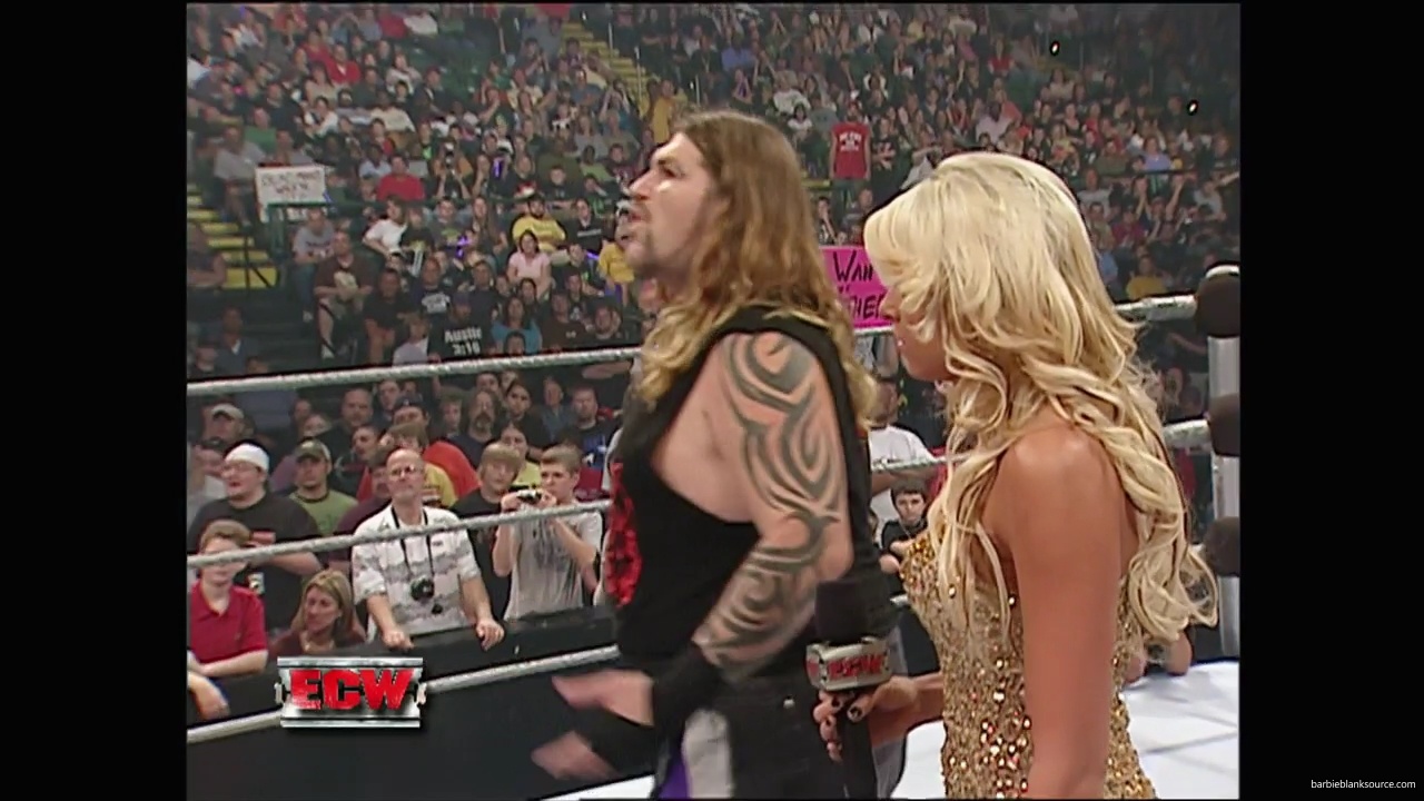 WWE_ECW_10_02_07_Kelly_Segment_mp40095.jpg