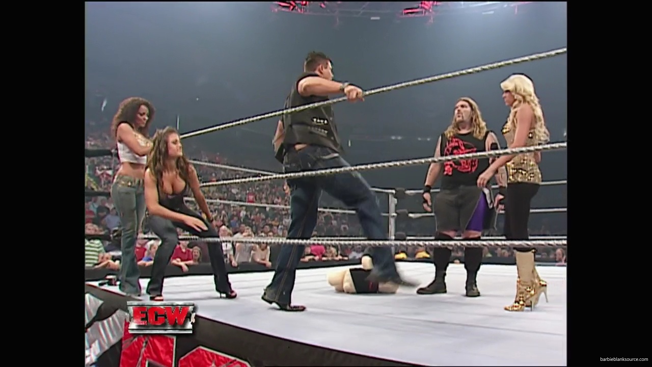 WWE_ECW_10_02_07_Kelly_Segment_mp40099.jpg