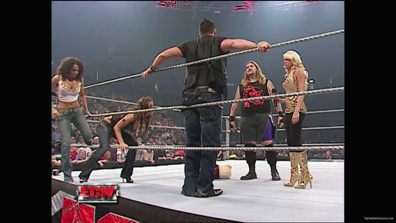 WWE_ECW_10_02_07_Kelly_Segment_mp40100.jpg