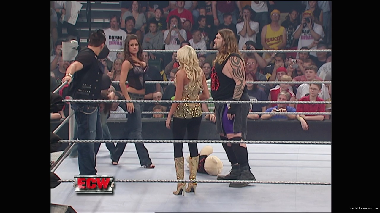 WWE_ECW_10_02_07_Kelly_Segment_mp40101.jpg