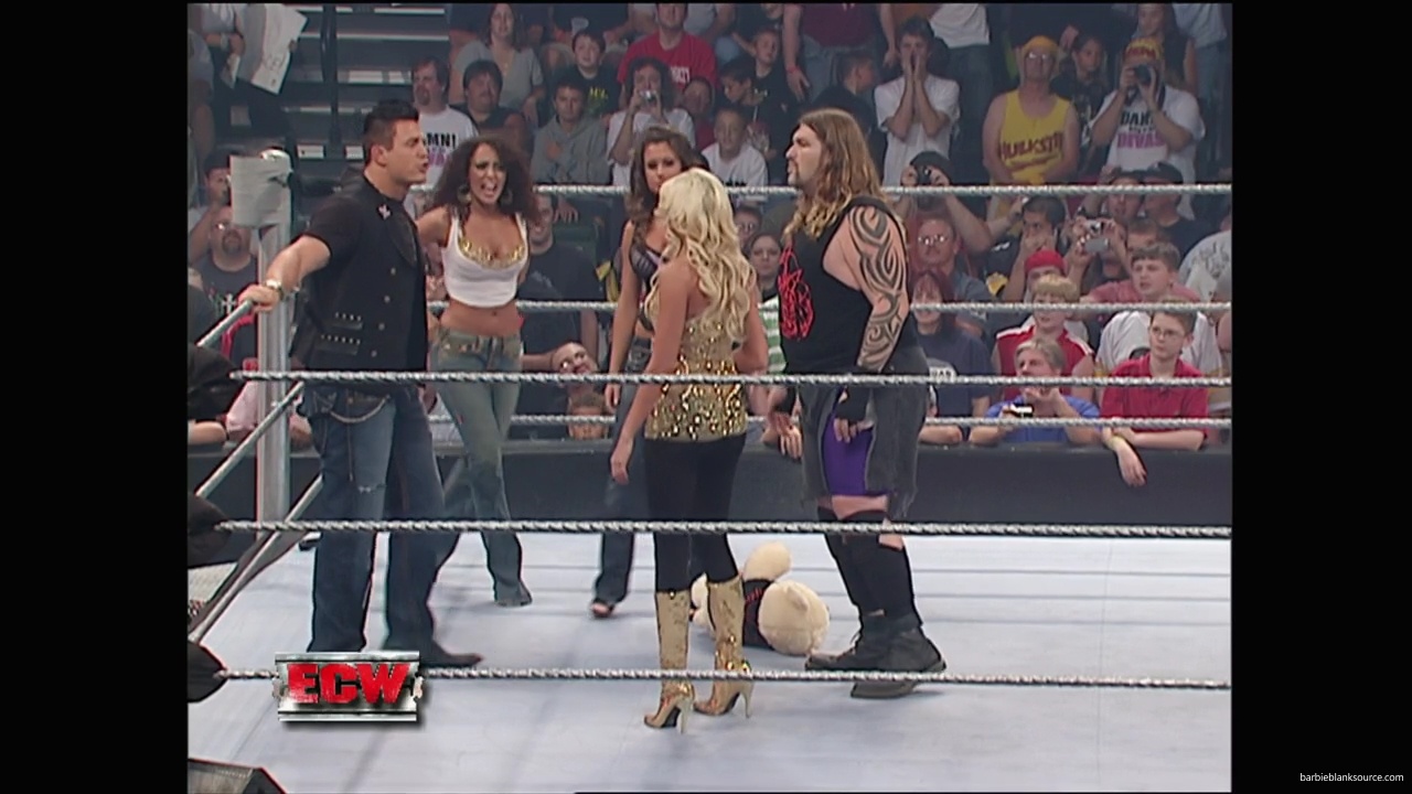 WWE_ECW_10_02_07_Kelly_Segment_mp40102.jpg