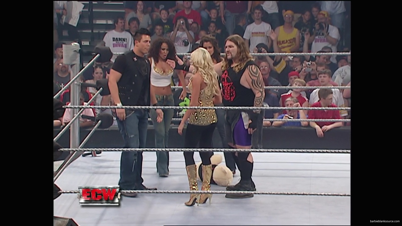 WWE_ECW_10_02_07_Kelly_Segment_mp40103.jpg