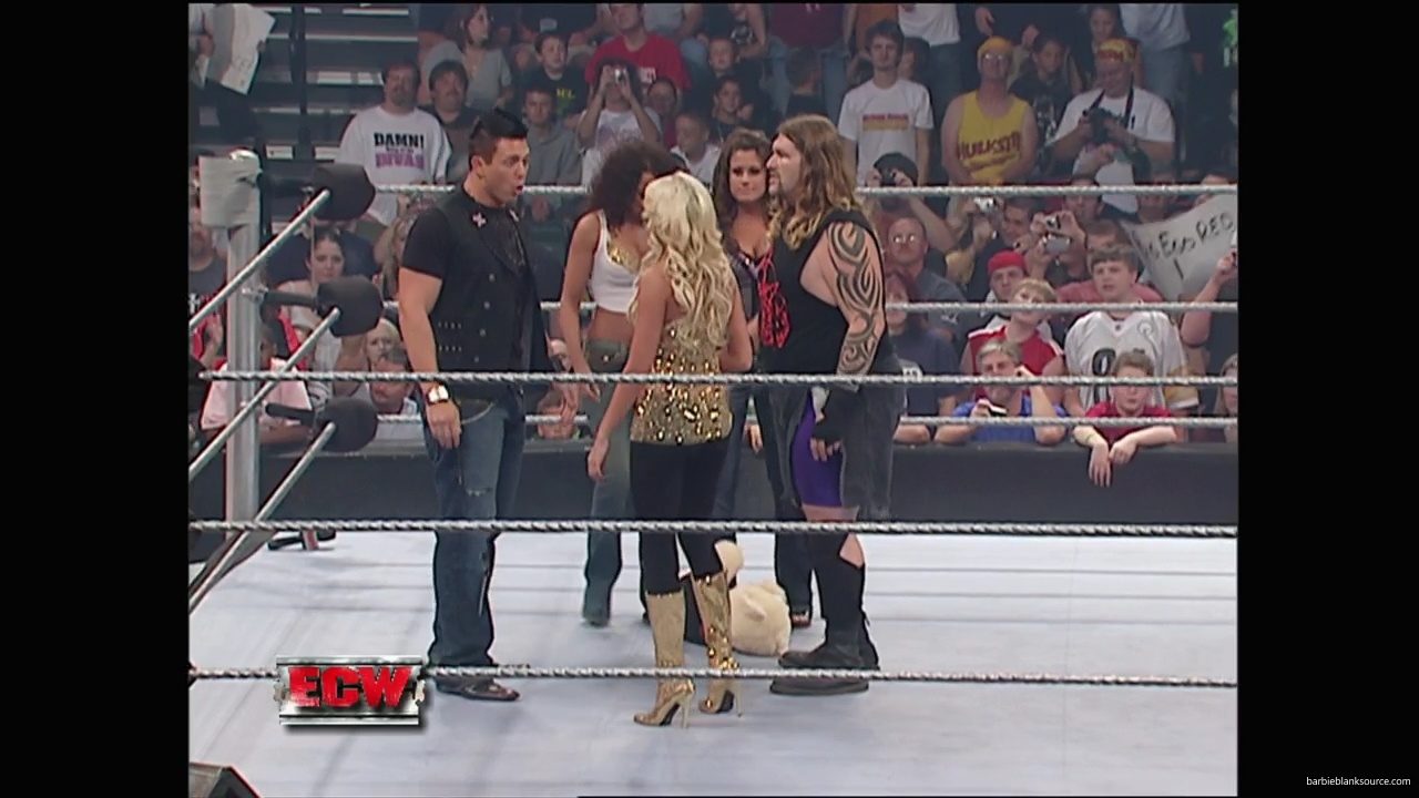 WWE_ECW_10_02_07_Kelly_Segment_mp40104.jpg