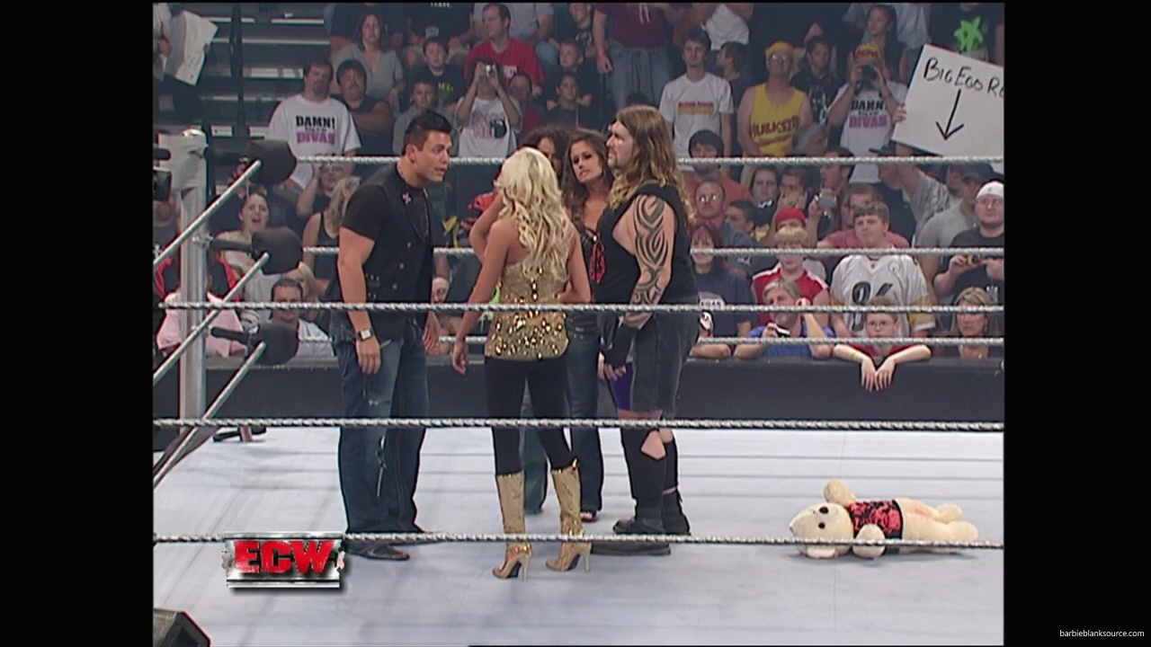 WWE_ECW_10_02_07_Kelly_Segment_mp40108.jpg