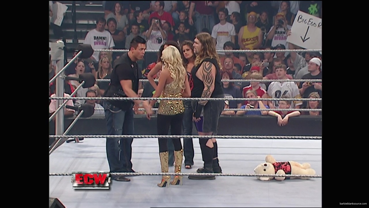 WWE_ECW_10_02_07_Kelly_Segment_mp40109.jpg