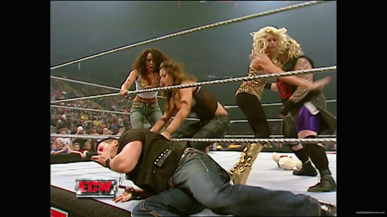 WWE_ECW_10_02_07_Kelly_Segment_mp40114.jpg