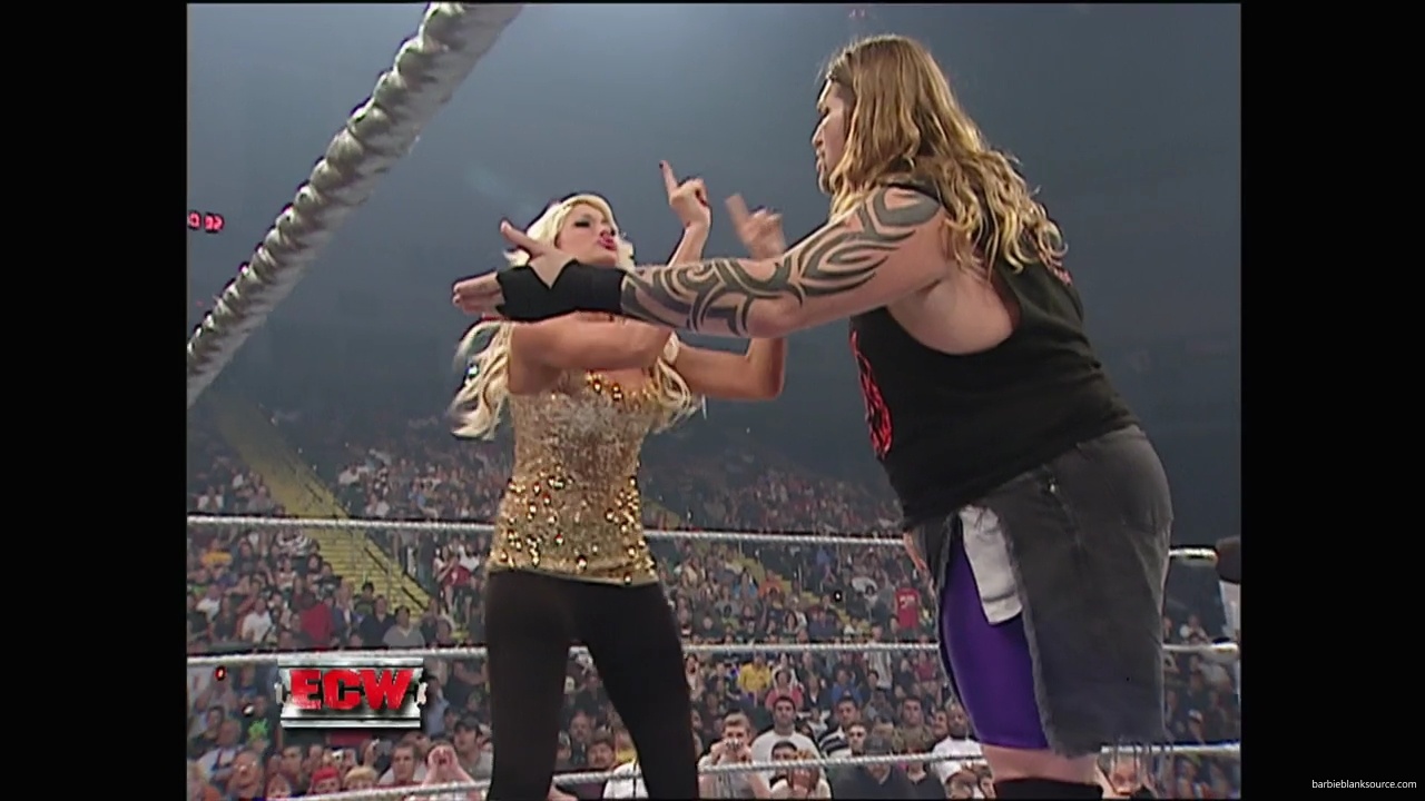 WWE_ECW_10_02_07_Kelly_Segment_mp40129.jpg