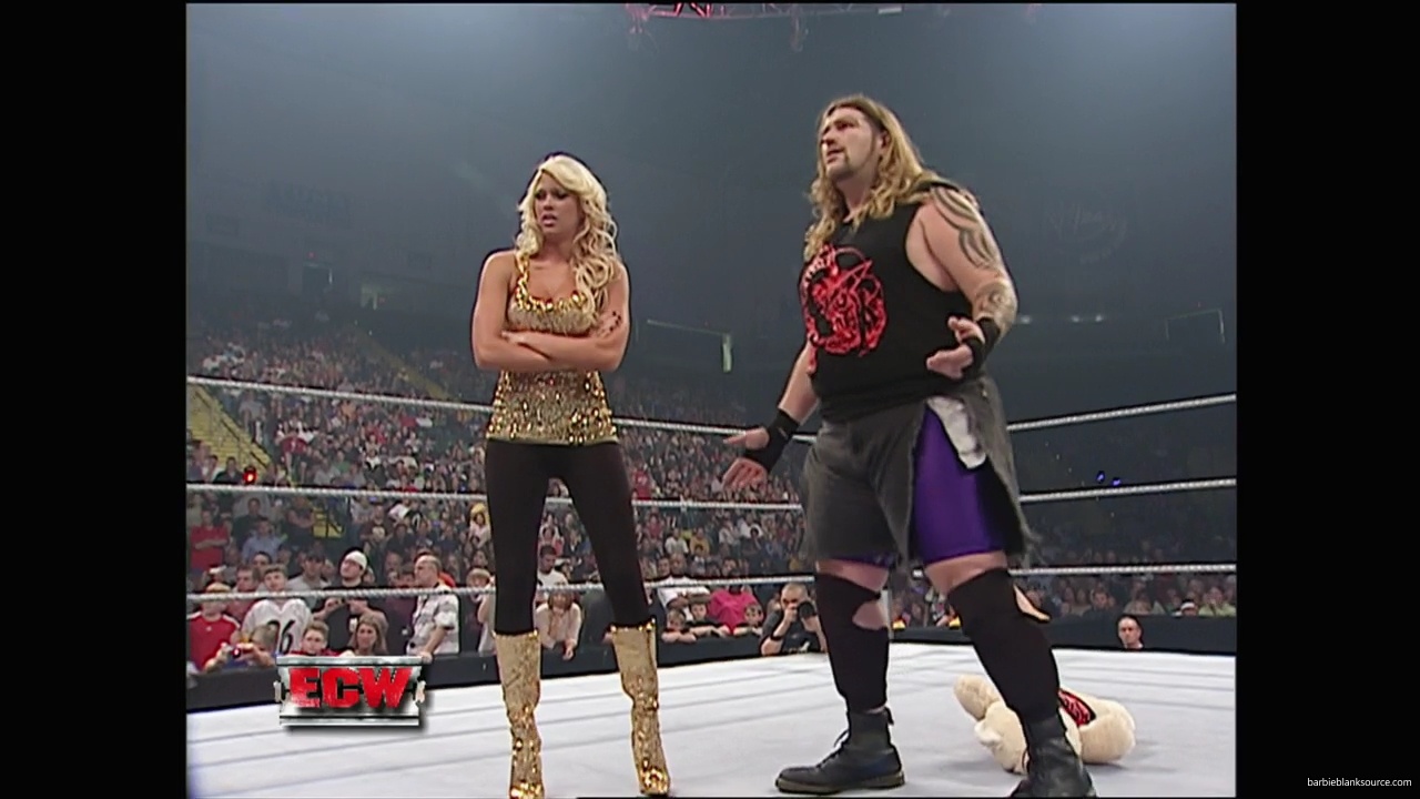 WWE_ECW_10_02_07_Kelly_Segment_mp40154.jpg