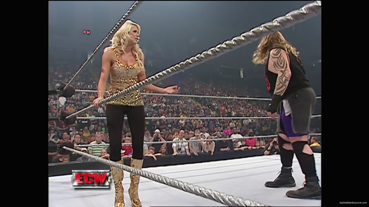 WWE_ECW_10_02_07_Kelly_Segment_mp40186.jpg