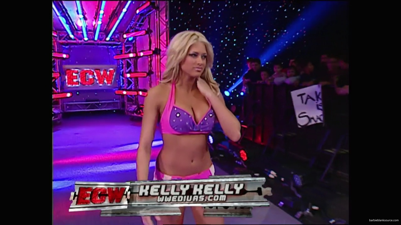 WWE_ECW_11_06_07_Kelly_vs_Layla_mp40894.jpg