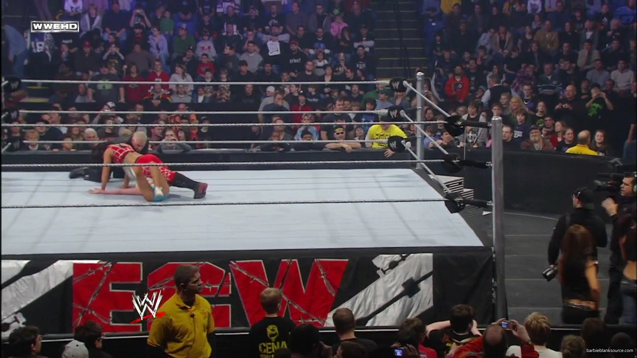 WWE_ECW_01_29_08_Kelly_vs_Victoria_mp40981.jpg