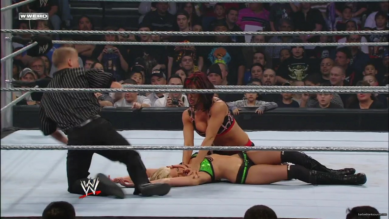 WWE_ECW_02_05_08_Kelly_Michelle_vs_Layla_Victoria_mp41470.jpg
