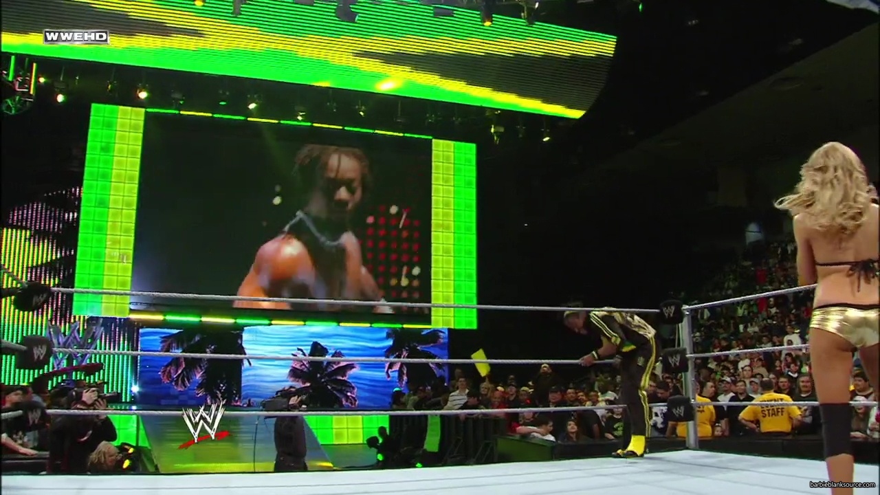 WWE_ECW_02_26_08_Kelly_Kofi_vs_Layla_Santino_mp42035.jpg