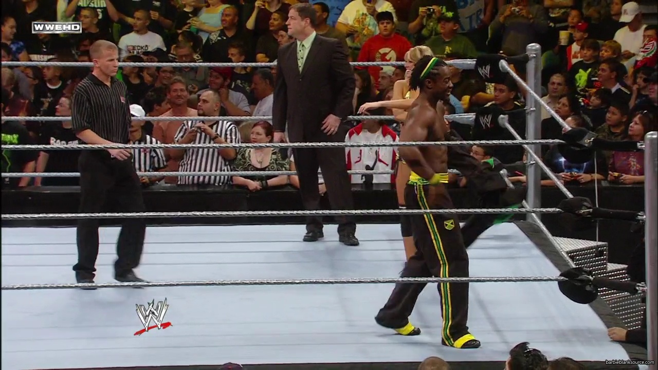 WWE_ECW_02_26_08_Kelly_Kofi_vs_Layla_Santino_mp42054.jpg