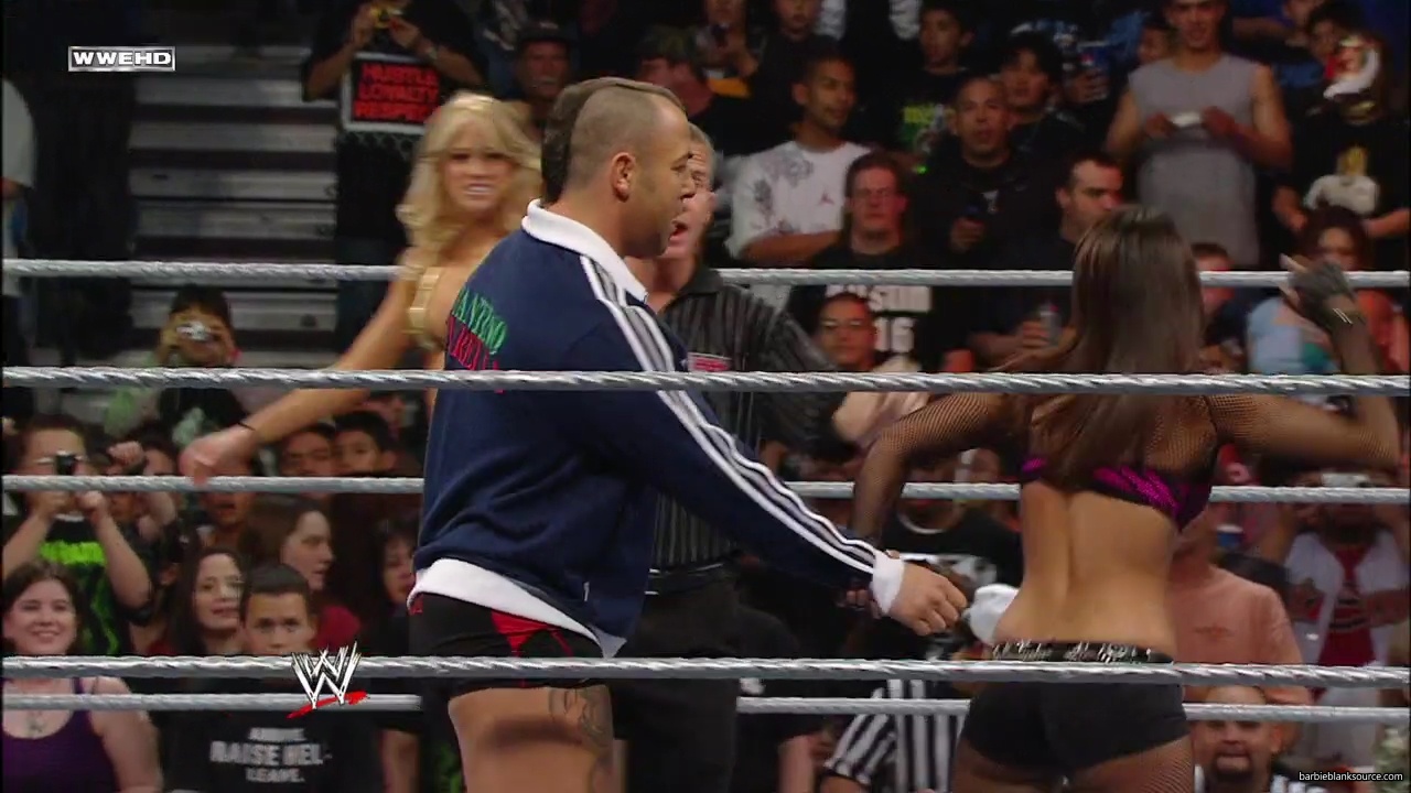 WWE_ECW_02_26_08_Kelly_Kofi_vs_Layla_Santino_mp42136.jpg