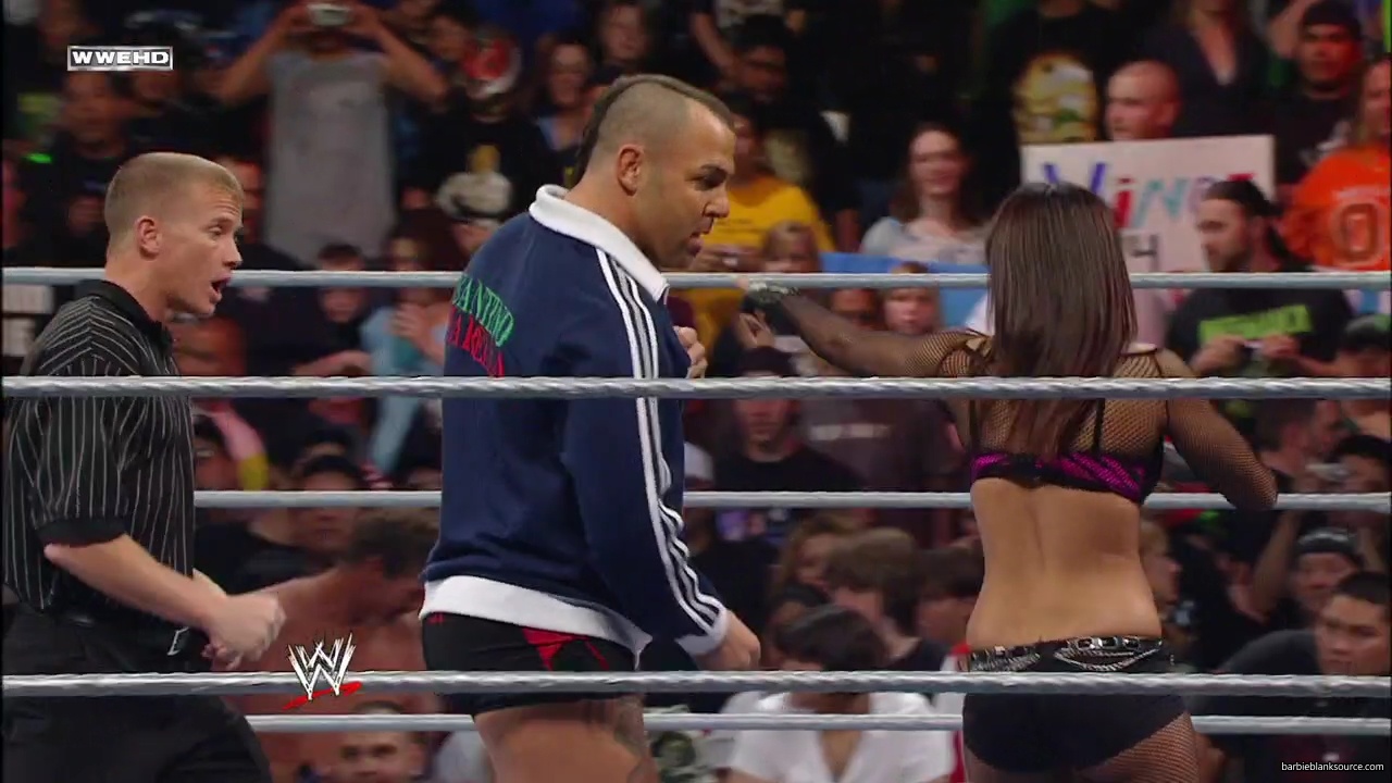 WWE_ECW_02_26_08_Kelly_Kofi_vs_Layla_Santino_mp42137.jpg